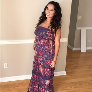 Gorgeous floral maternity dress